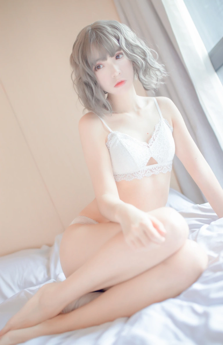 疯猫ss《思绪本 内衣》主题写真：27张全套美图