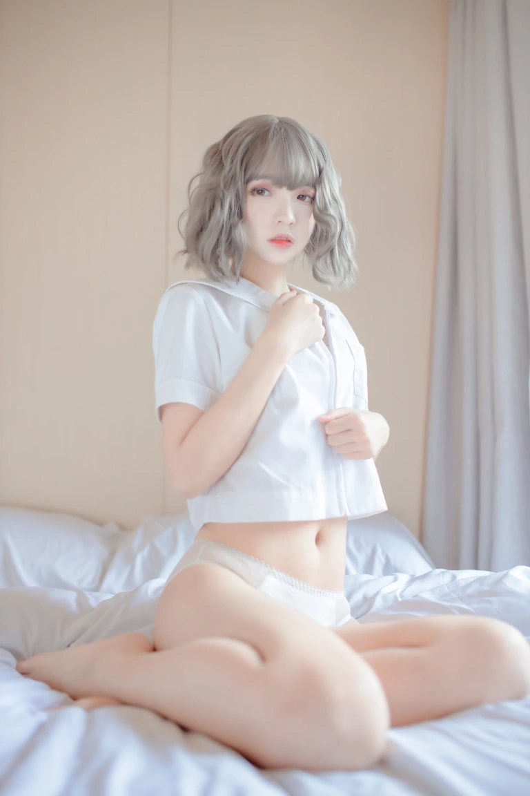 疯猫ss《思绪本 内衣》主题写真：27张全套美图