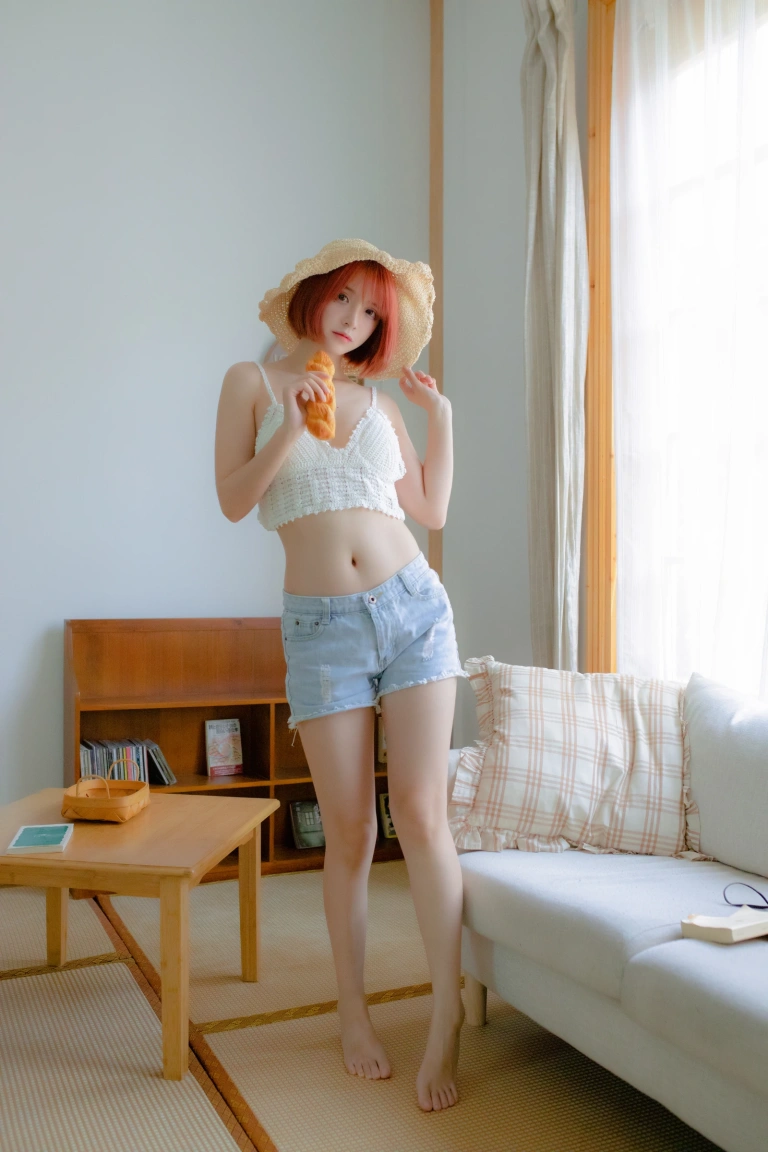 疯猫ss《草帽女孩 茶茶可爱风》主题写真：30张全套美图