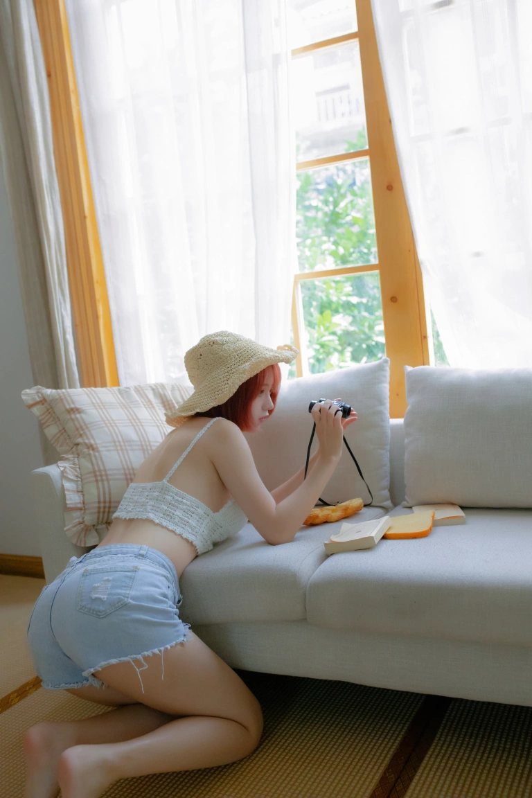 疯猫ss《草帽女孩 茶茶可爱风》主题写真：30张全套美图