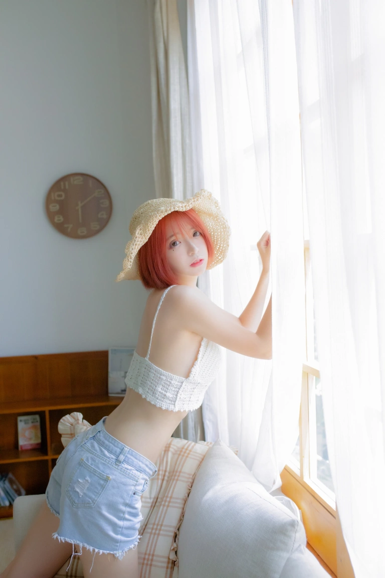 疯猫ss《草帽女孩 茶茶可爱风》主题写真：30张全套美图