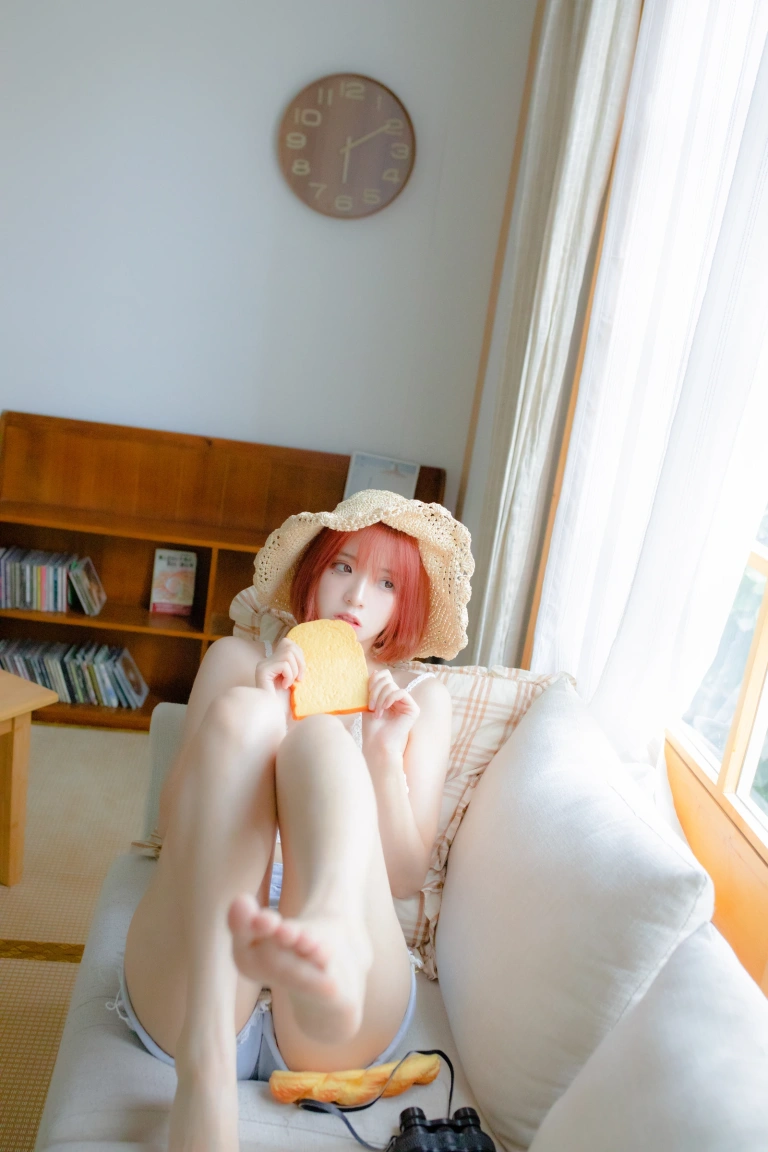 疯猫ss《草帽女孩 茶茶可爱风》主题写真：30张全套美图