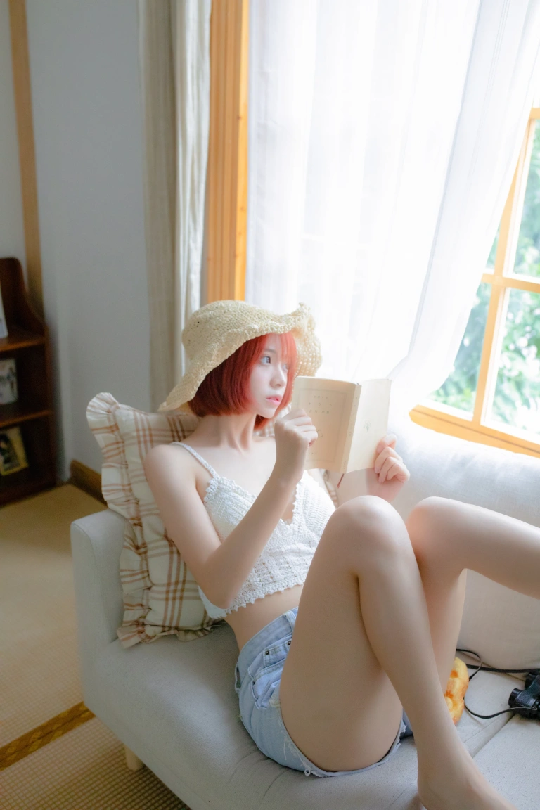 疯猫ss《草帽女孩 茶茶可爱风》主题写真：30张全套美图