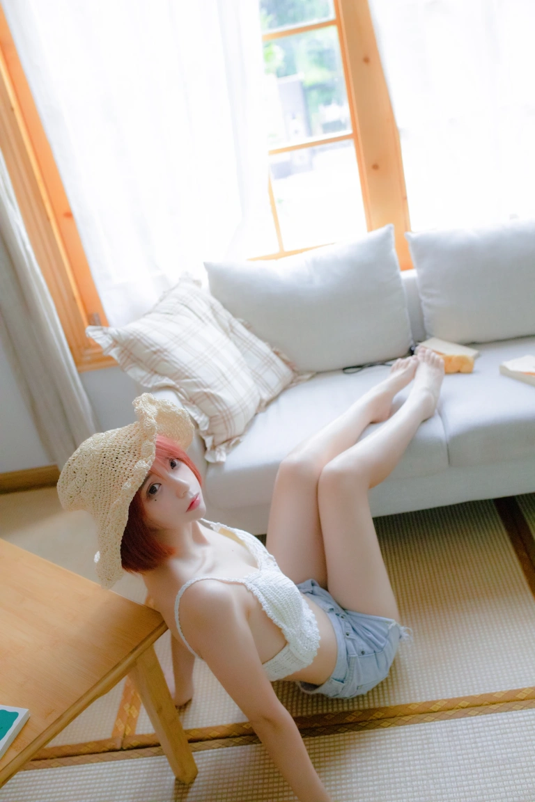 疯猫ss《草帽女孩 茶茶可爱风》主题写真：30张全套美图