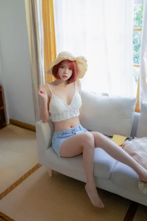 疯猫ss《草帽女孩 茶茶可爱风》主题写真：30张全套美图