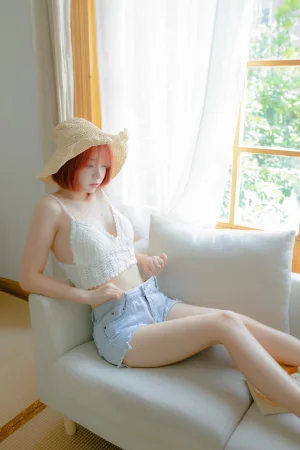 疯猫ss《草帽女孩 茶茶可爱风》主题写真：30张全套美图