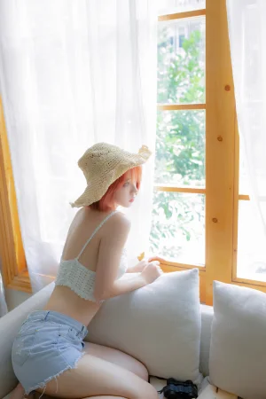 疯猫ss《草帽女孩 茶茶可爱风》主题写真：30张全套美图