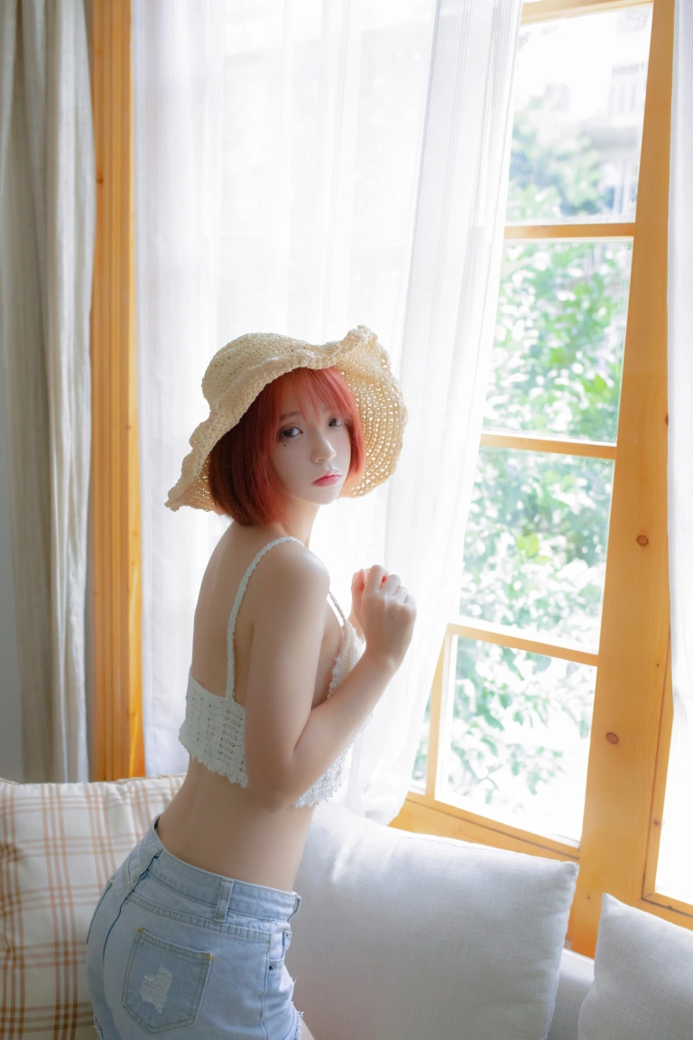 疯猫ss《草帽女孩 茶茶可爱风》主题写真：30张全套美图