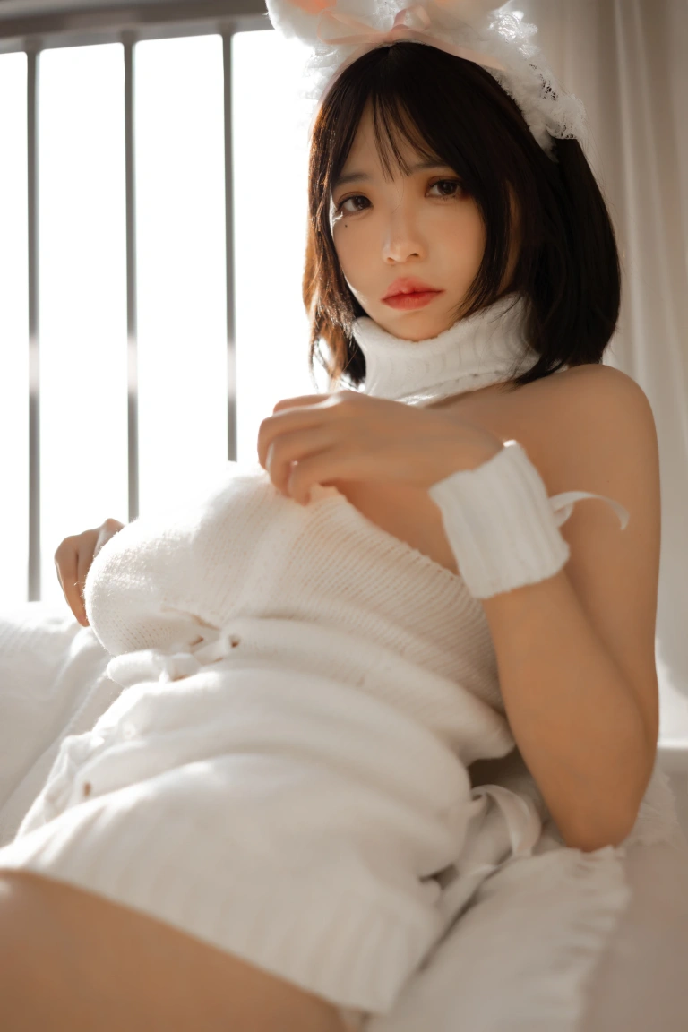 疯猫ss《白色毛衣》主题写真：49张全套美图
