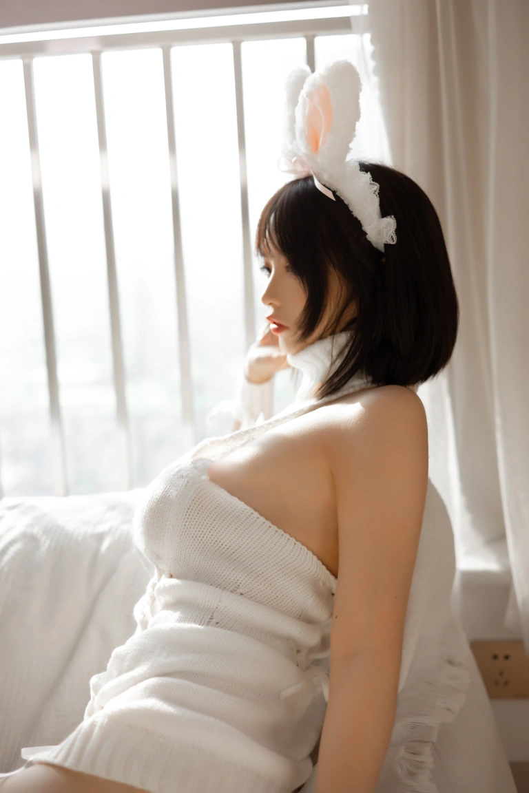 疯猫ss《白色毛衣》主题写真：49张全套美图