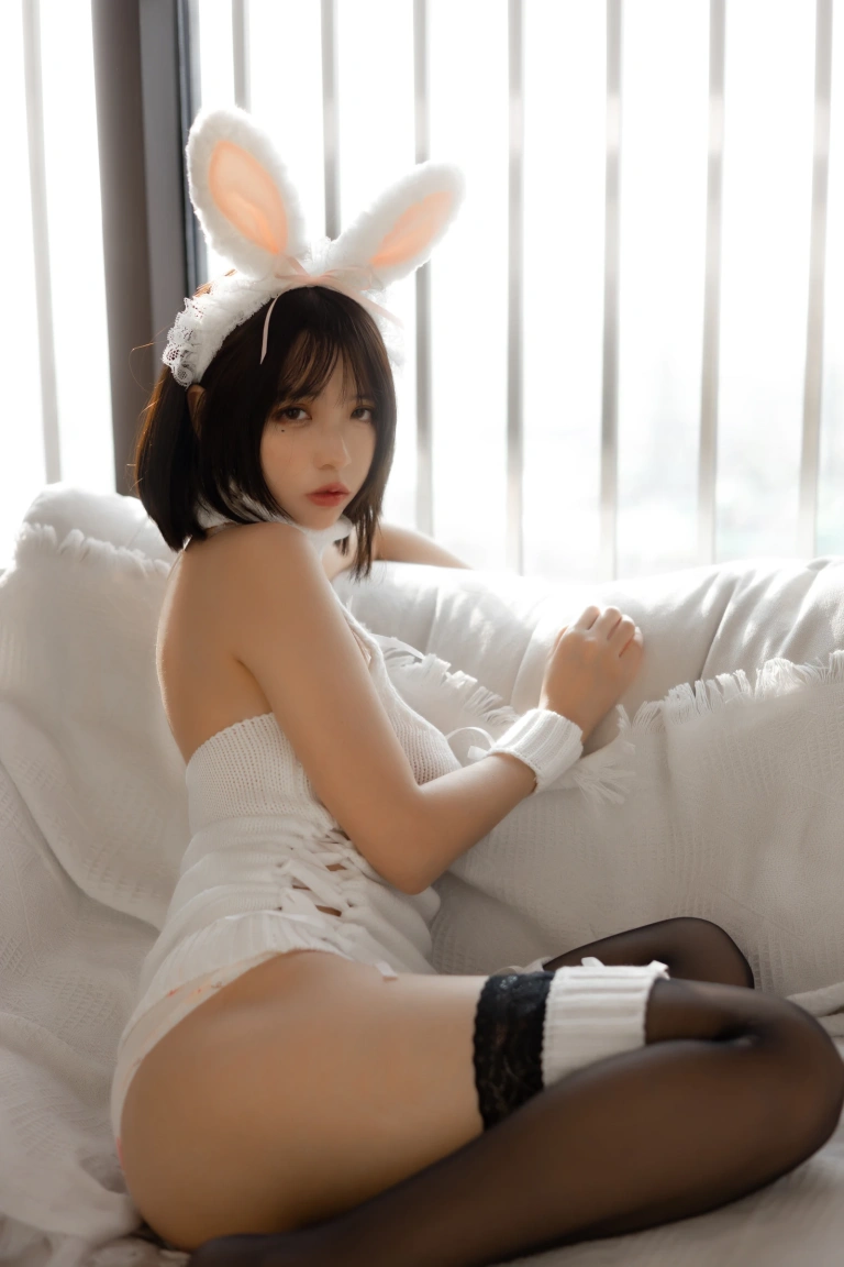 疯猫ss《白色毛衣》主题写真：49张全套美图