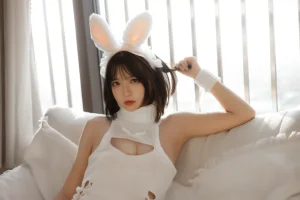 疯猫ss《白色毛衣》主题写真：49张全套美图