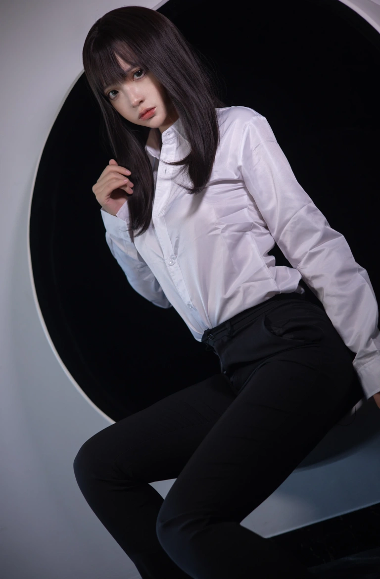 疯猫ss《职业OL》主题写真：40张全套美图