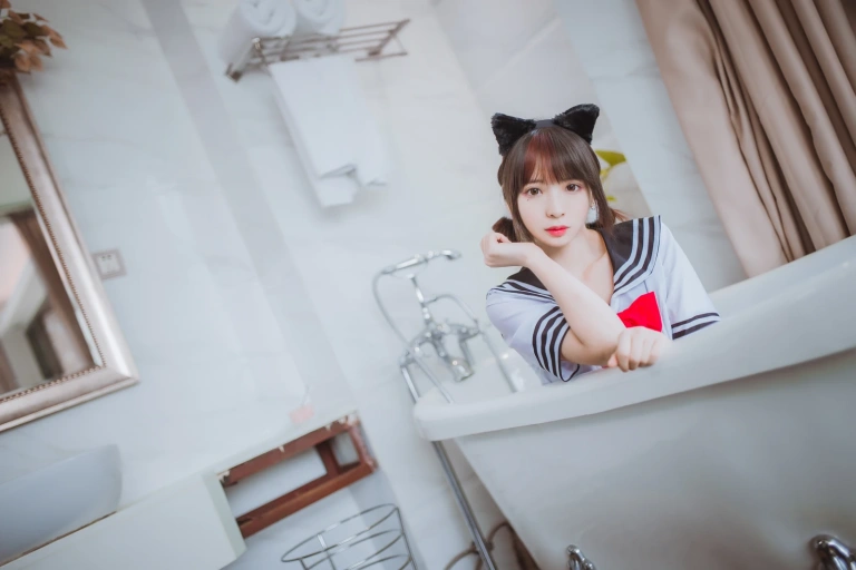 疯猫ss《浴缸》主题写真：33张全套美图