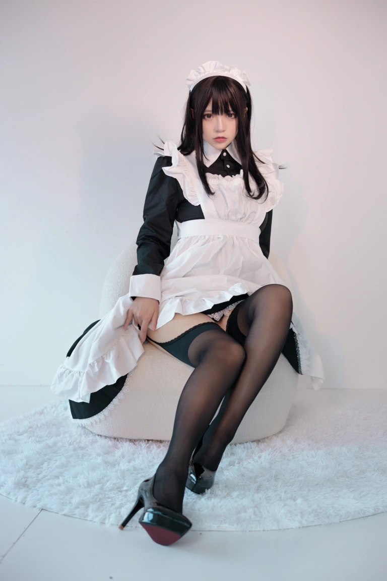 疯猫ss《女仆》主题写真：50张全套美图