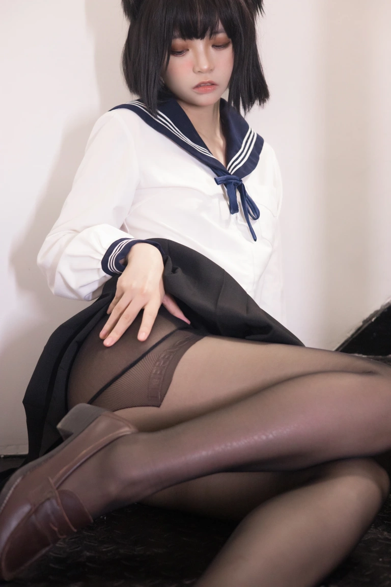 疯猫ss《2022新春生日本04 制服少女》主题写真：80张全套美图，含5个视频