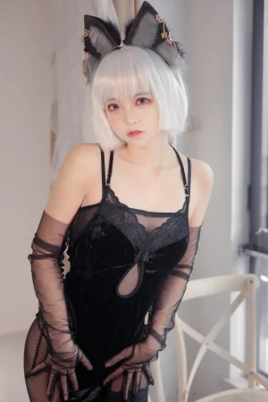 疯猫ss《2022新春生日本05 旗袍少女》主题写真：20张全套美图，含5个视频