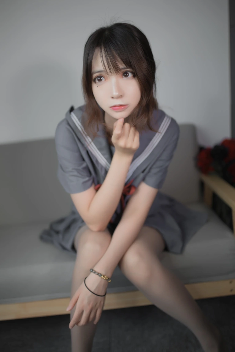疯猫ss《蓝灰JK》主题写真：29张全套美图