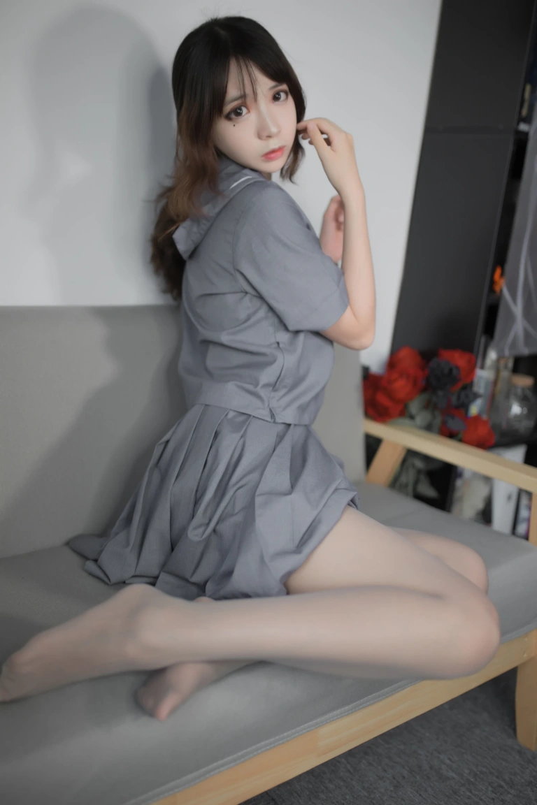 疯猫ss《蓝灰JK》主题写真：29张全套美图