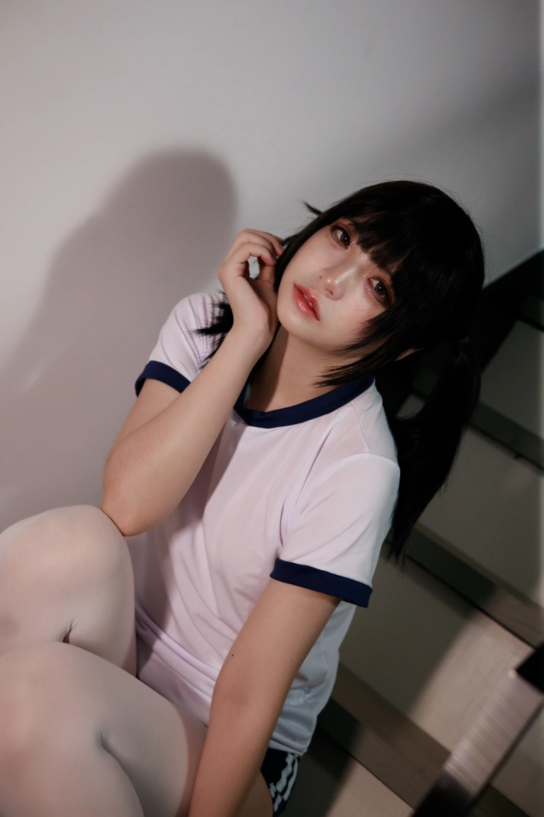 疯猫ss《白色情人节福袋 体操服》主题写真：40张全套美图