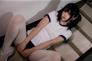 疯猫ss《白色情人节福袋 体操服》主题写真：40张全套美图