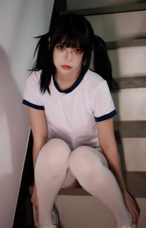 疯猫ss《白色情人节福袋 体操服》主题写真：40张全套美图