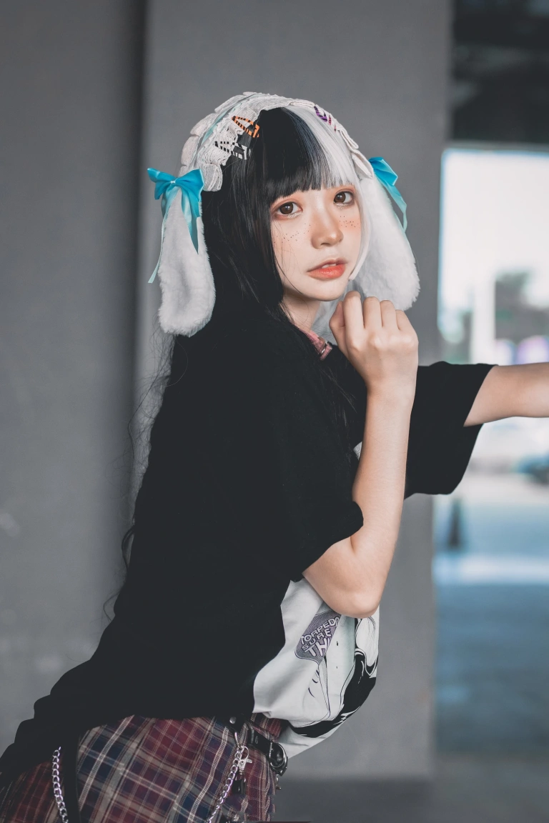 疯猫ss《雀斑少女》主题写真：12张全套美图
