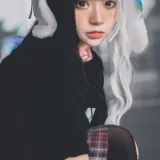 疯猫ss《雀斑少女》主题写真：12张全套美图