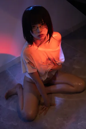 疯猫ss《2022 夏日限定B本 破碎半袖》主题写真：20张全套美图