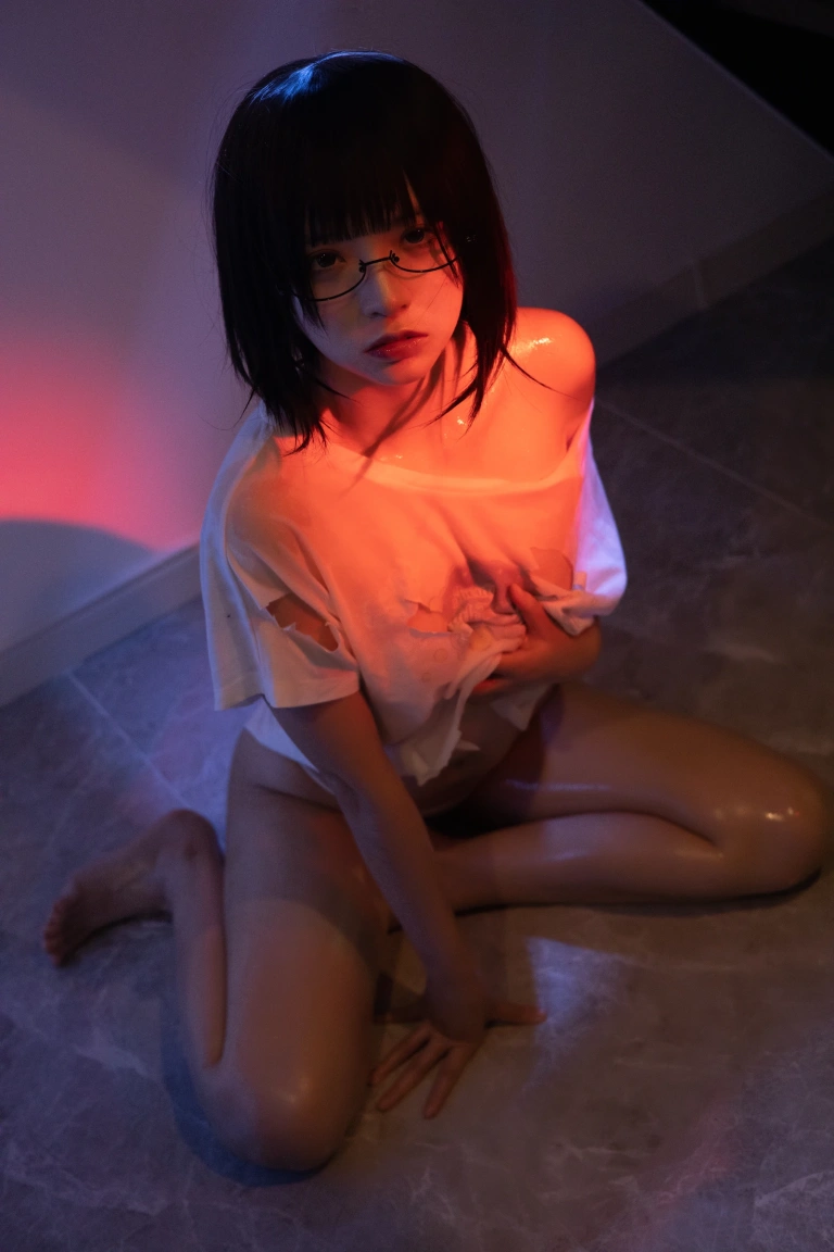 疯猫ss《2022 夏日限定B本 破碎半袖》主题写真：20张全套美图
