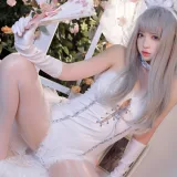 疯猫ss《珍藏版3 纯白绒绒兔》主题写真：40张全套美图，含2个视频