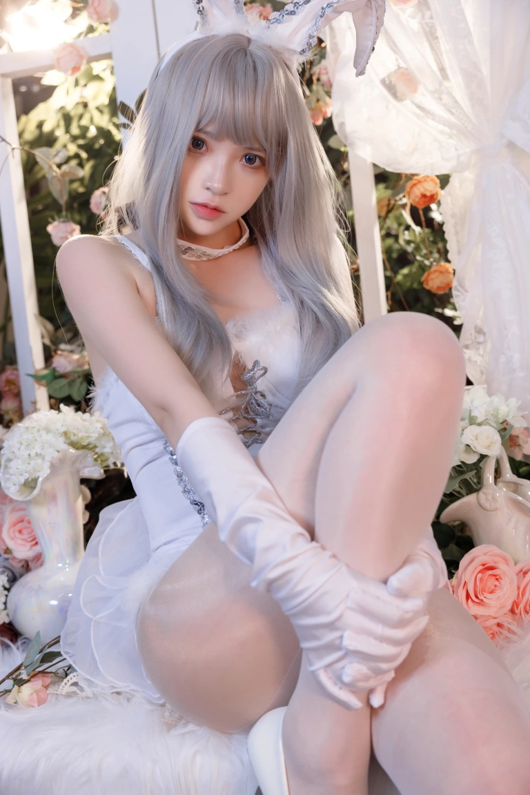 疯猫ss《珍藏版3 纯白绒绒兔》主题写真：40张全套美图，含2个视频