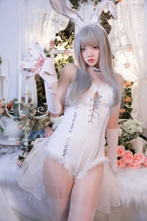 疯猫ss《珍藏版3 纯白绒绒兔》主题写真：40张全套美图，含2个视频