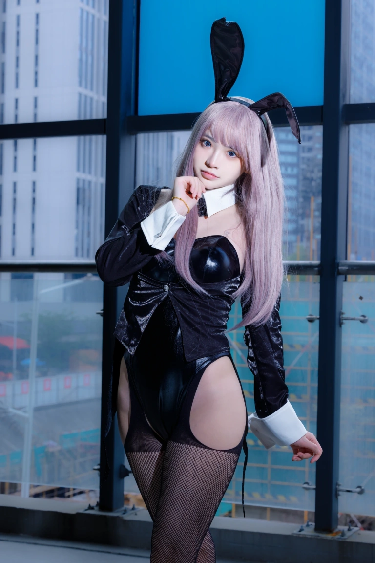 疯猫ss《珍藏版4 紫发礼服兔》主题写真：42张全套美图