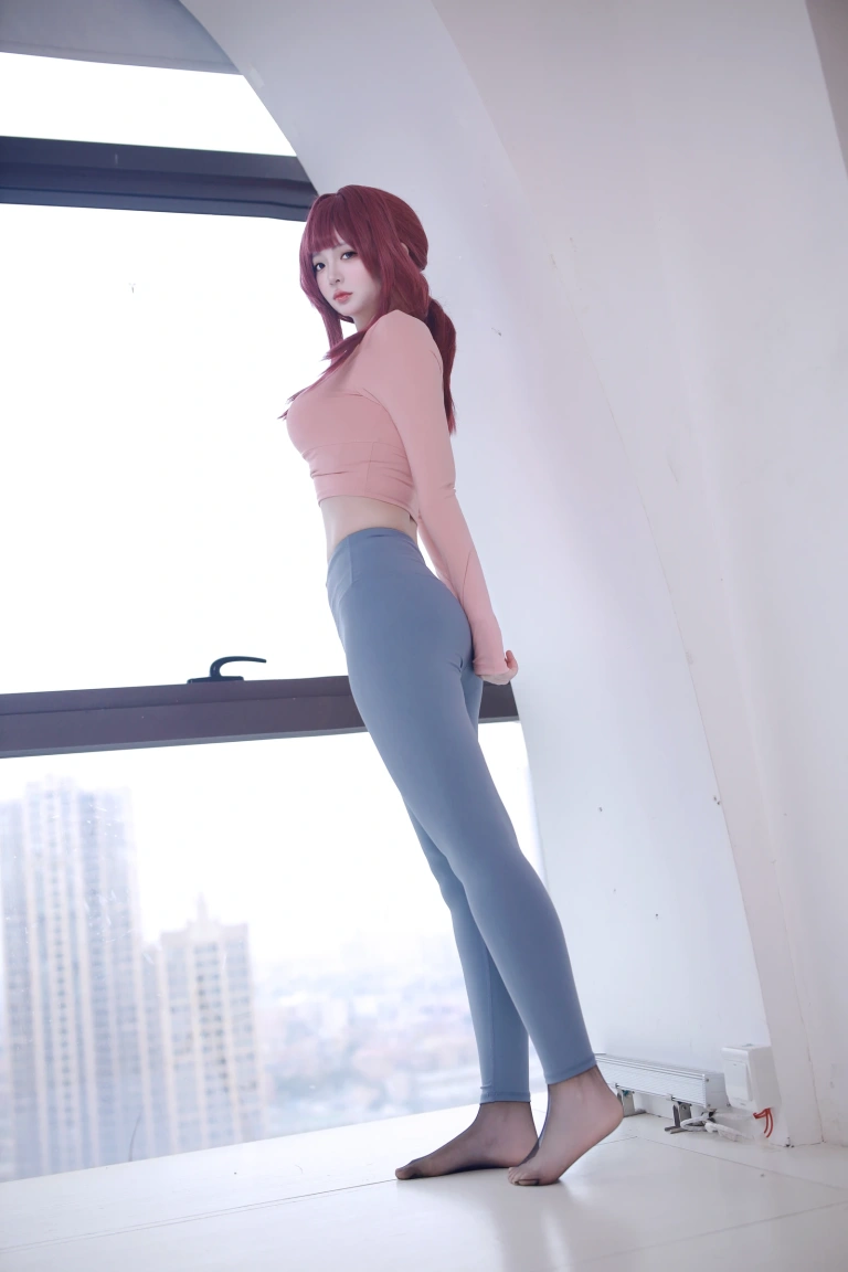 疯猫ss《2024年02月fantia订阅 瑜伽服 卡芙卡》主题写真：58张全套美图
