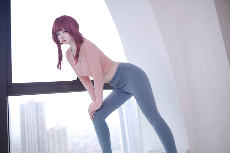 疯猫ss《2024年02月fantia订阅 瑜伽服 卡芙卡》主题写真：58张全套美图