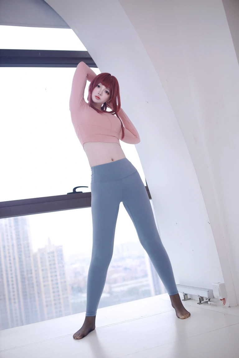 疯猫ss《2024年02月fantia订阅 瑜伽服 卡芙卡》主题写真：58张全套美图