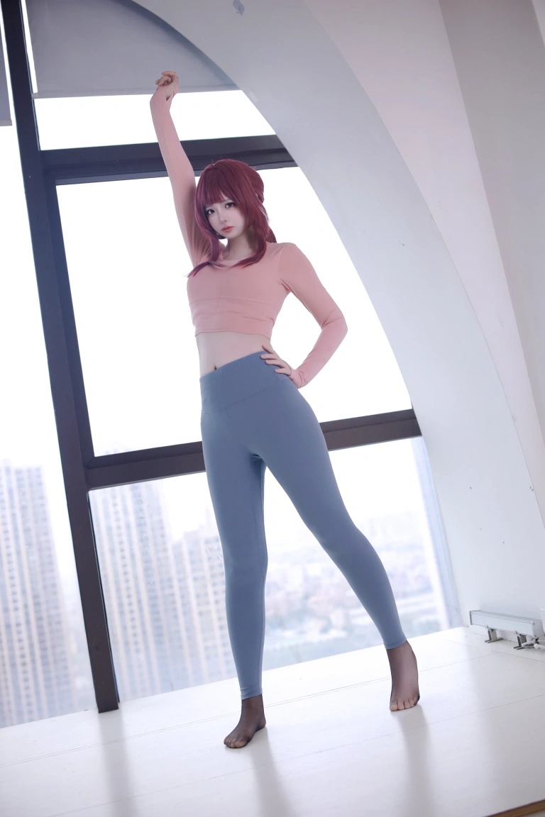 疯猫ss《2024年02月fantia订阅 瑜伽服 卡芙卡》主题写真：58张全套美图