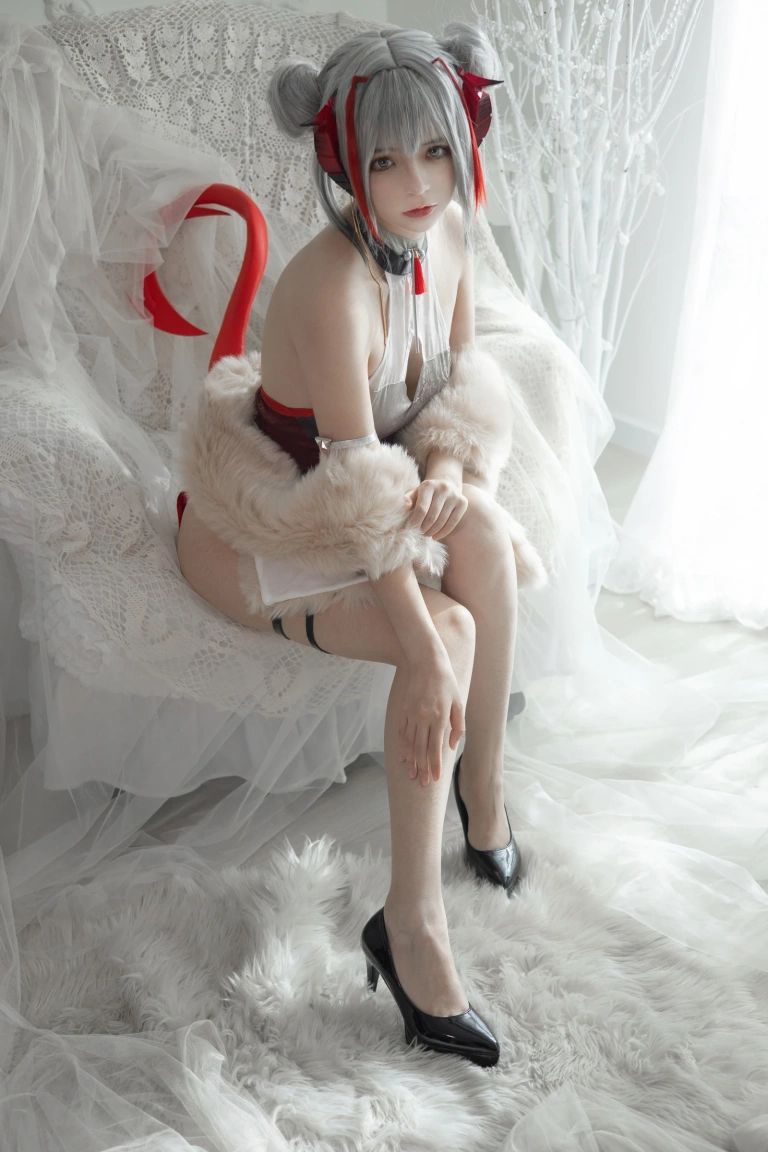 疯猫ss《2023年12月fantia订阅（5套）》主题写真：45张全套美图
