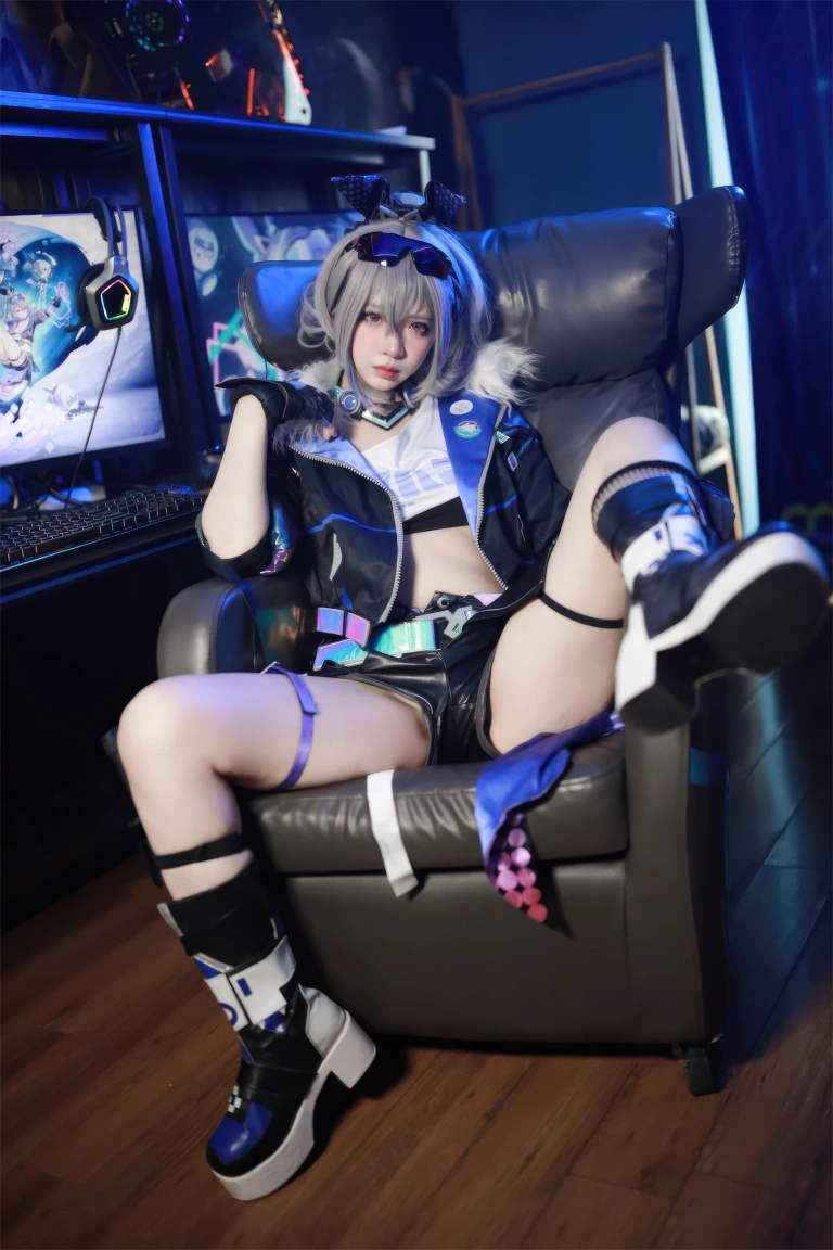 疯猫ss《少女衣橱 银狼》主题写真：37张全套美图