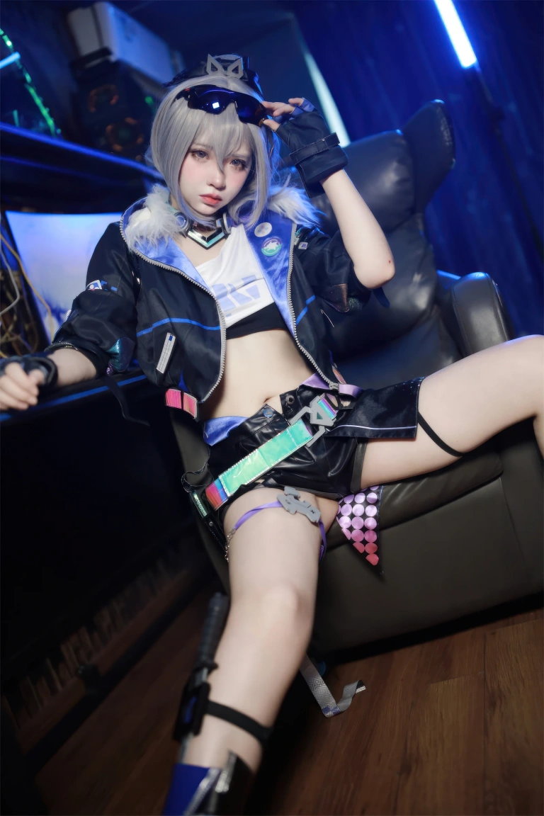 疯猫ss《少女衣橱 银狼》主题写真：37张全套美图