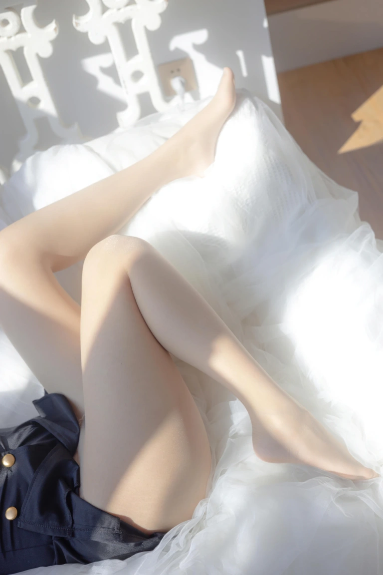 疯猫ss《黑色制服》主题写真：40张全套美图