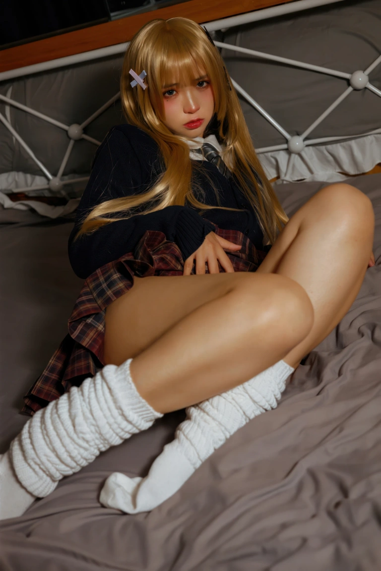 疯猫ss《黑皮JK》主题写真：40张全套美图