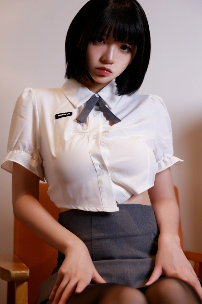 疯猫ss《沙发职装》主题写真：40张全套美图