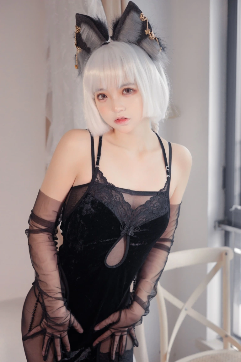 疯猫ss《女仆》主题写真：20张全套美图