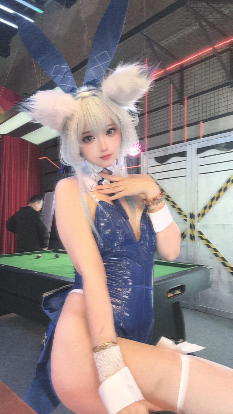 疯猫ss《2025年11月会员》主题写真：62张全套美图，含3个视频