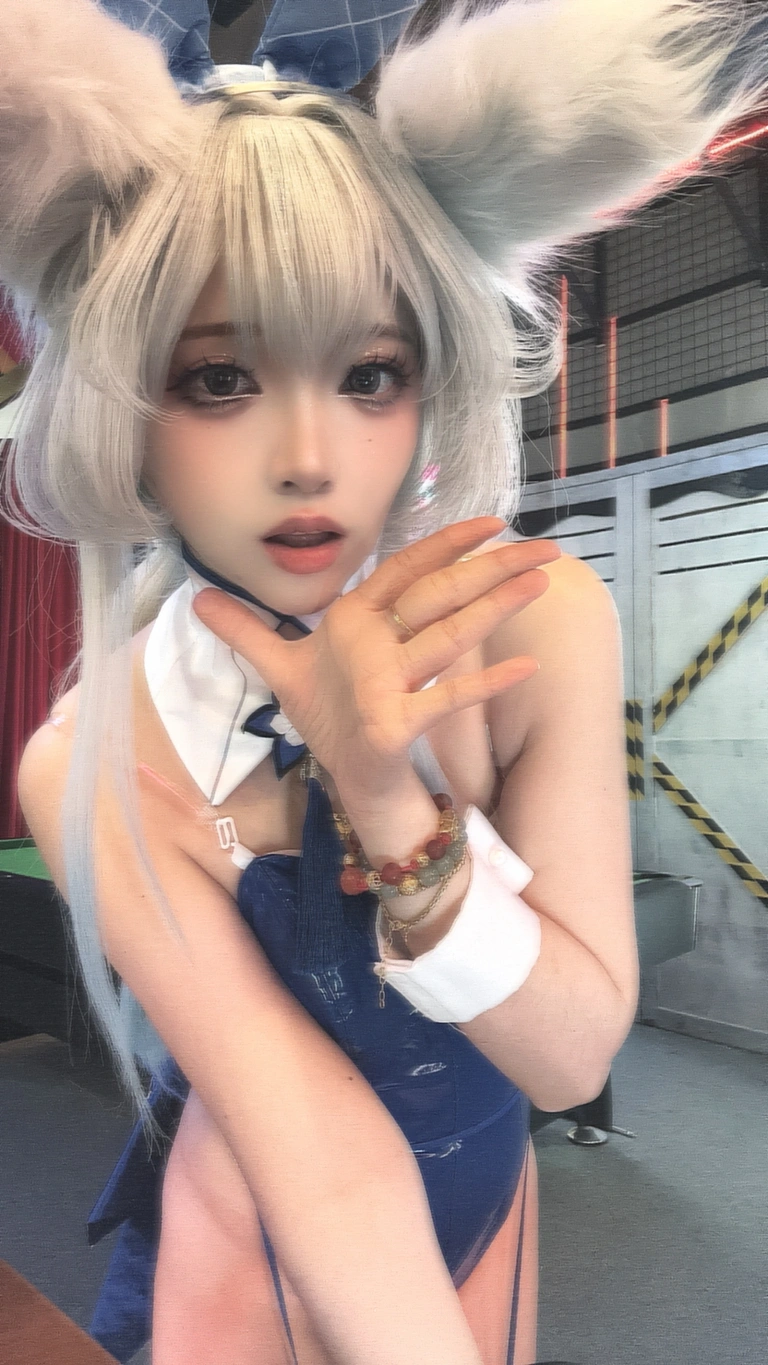 疯猫ss《2025年11月会员》主题写真：62张全套美图，含3个视频