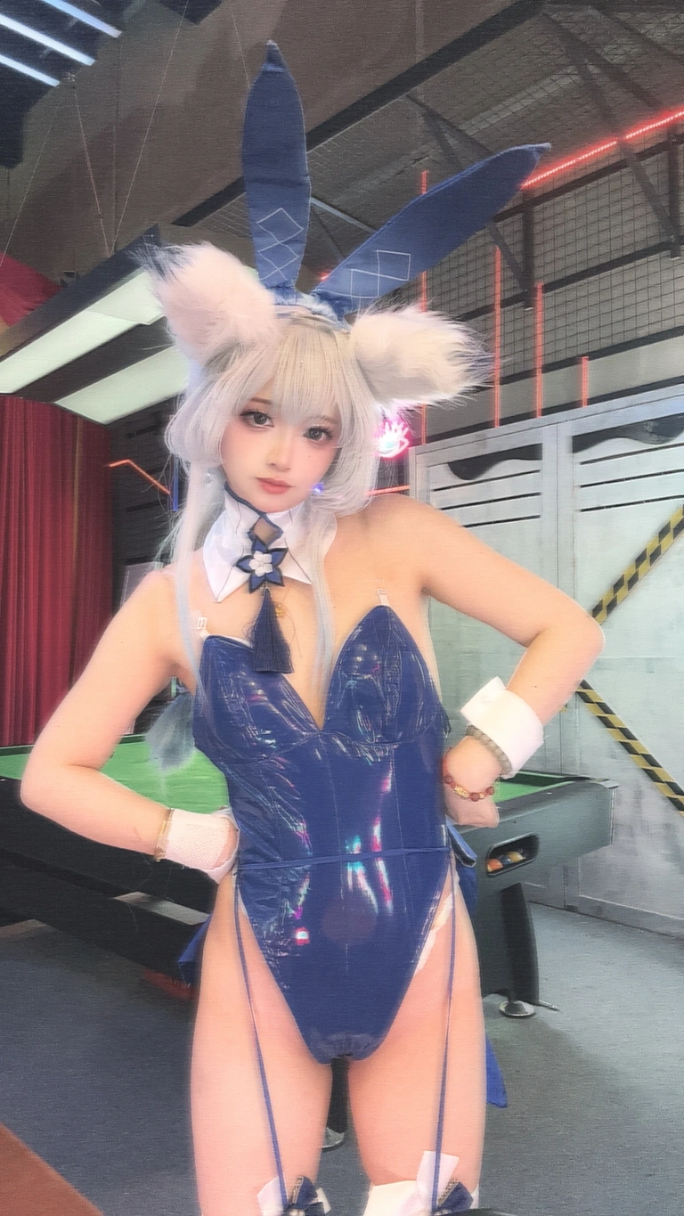 疯猫ss《2025年11月会员》主题写真：62张全套美图，含3个视频