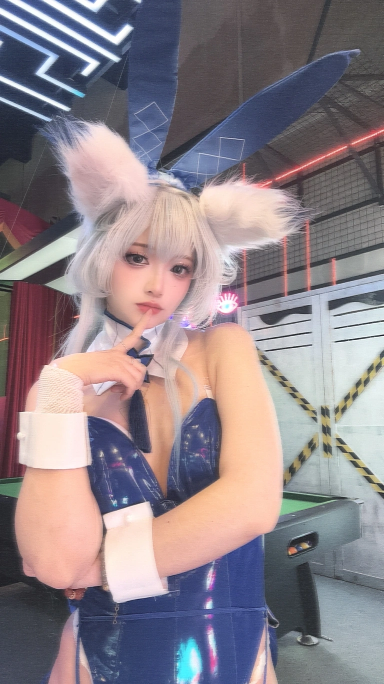 疯猫ss《2025年11月会员》主题写真：62张全套美图，含3个视频