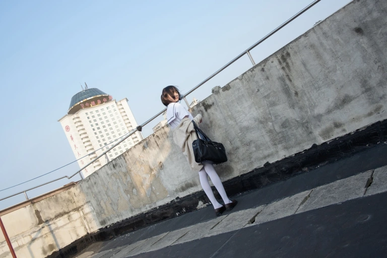 森萝财团《SSR-001》主题写真：74张全套美图